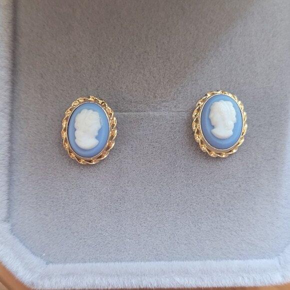 Vintage Blue Cameo 10k Gold Earrings Wedgewood Style - Picture 8 of 12